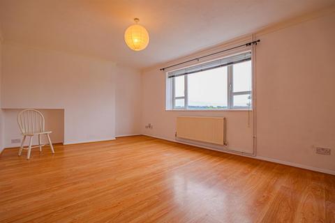 3 bedroom flat to rent, Long Chaulden, Hemel Hempstead, HP1