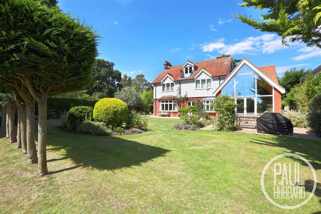 Romany Road, Oulton Broad, NR32 5 bed detached house for sale £895,000