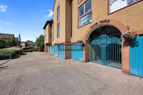 3 bedroom apartment to rent - Cape Yard, London, E1W