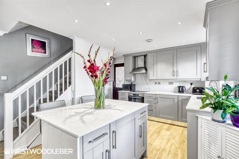 9 Willowdene, Cheshunt, Waltham Cross, EN8 0XD