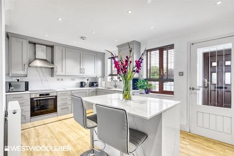 9 Willowdene, Cheshunt, Waltham Cross, EN8 0XD