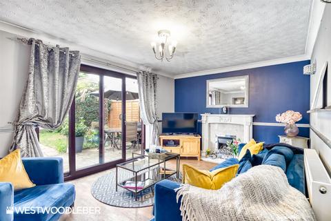 9 Willowdene, Cheshunt, Waltham Cross, EN8 0XD