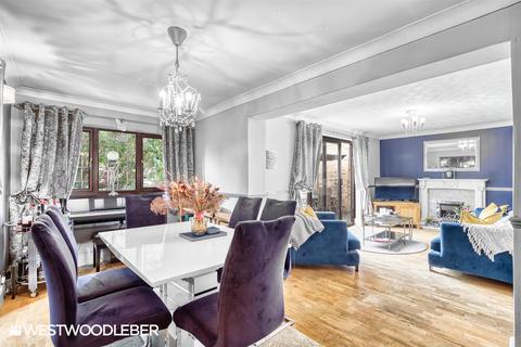 9 Willowdene, Cheshunt, Waltham Cross, EN8 0XD