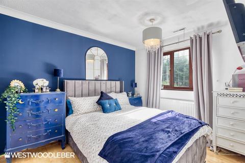 9 Willowdene, Cheshunt, Waltham Cross, EN8 0XD