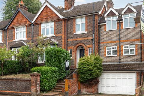 18 Blackborough Road, Reigate, RH2 7BT
