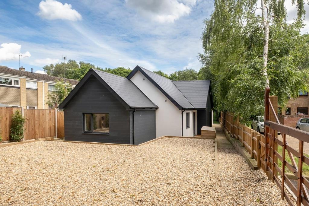 Mermaid Close, Bury St. Edmunds 3 bed detached house for sale £435,000