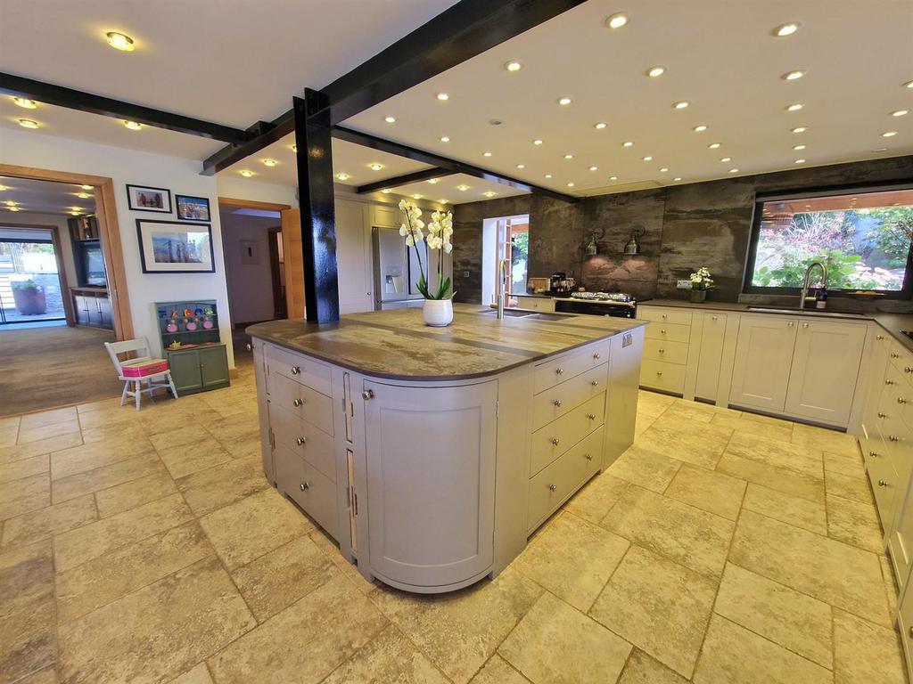 Edens Hill, Upleadon, Newent 5 bed detached house for sale £1,250,000
