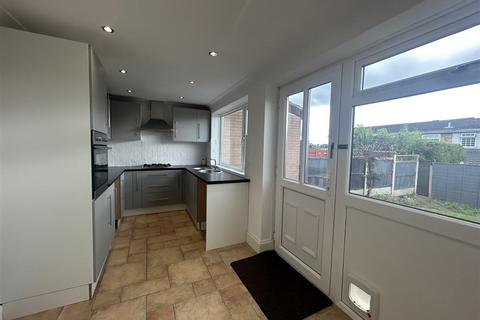 3 bedroom semi-detached house for sale - Abingdon Road, Dudley