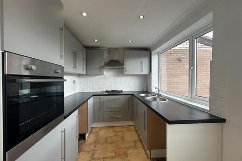 3 bedroom semi-detached house for sale - Abingdon Road, Dudley