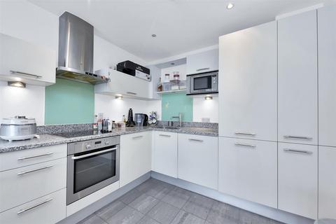 1 bedroom apartment to rent, Albert Embankment, London