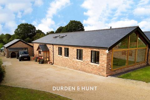 5 bedroom barn conversion for sale - Kents Lane, CM16