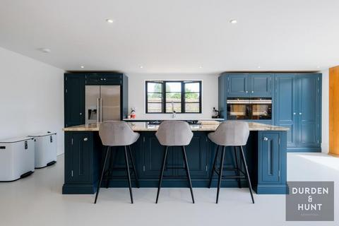5 bedroom barn conversion for sale - Kents Lane, CM16