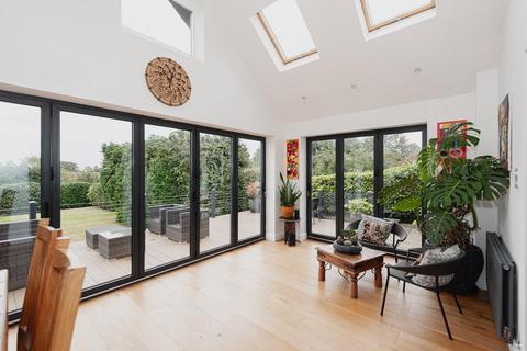 36 Great Tattenhams, Epsom, KT18 5SB