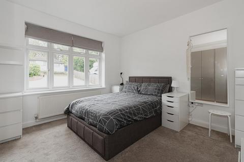 36 Great Tattenhams, Epsom, KT18 5SB