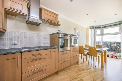 2 bedroom ground floor flat for sale - Marina Close, Boscombe, Bournemouth
