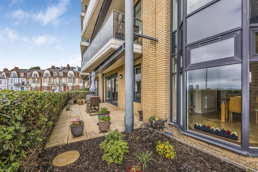 41 The Point, Marina Close, Boscombe-Portico Market