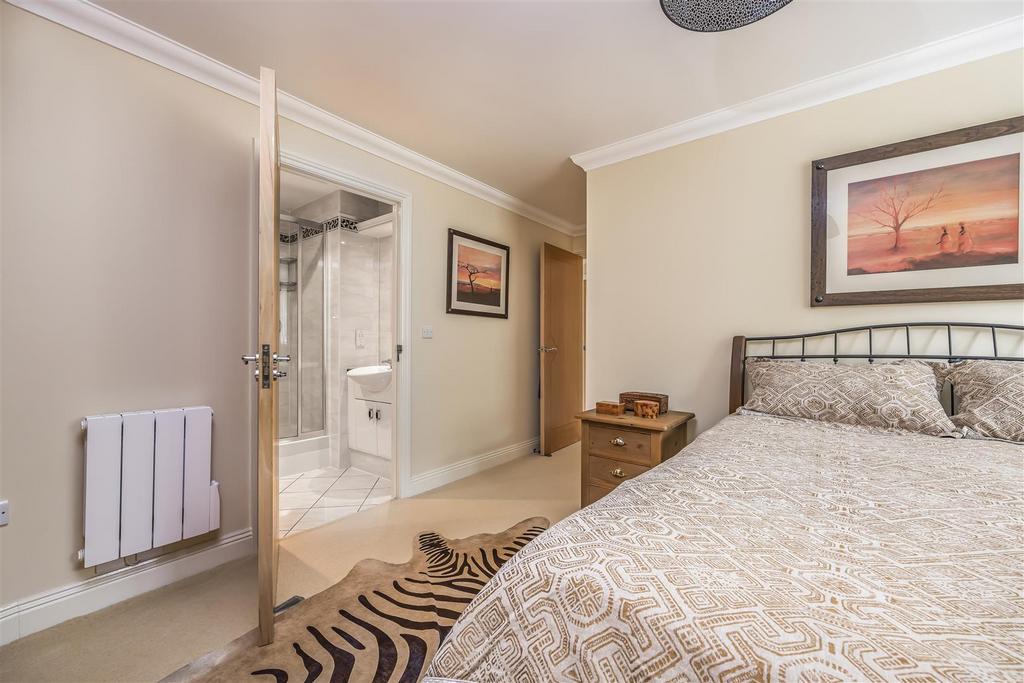 41 The Point, Marina Close, Boscombe-Portico Market
