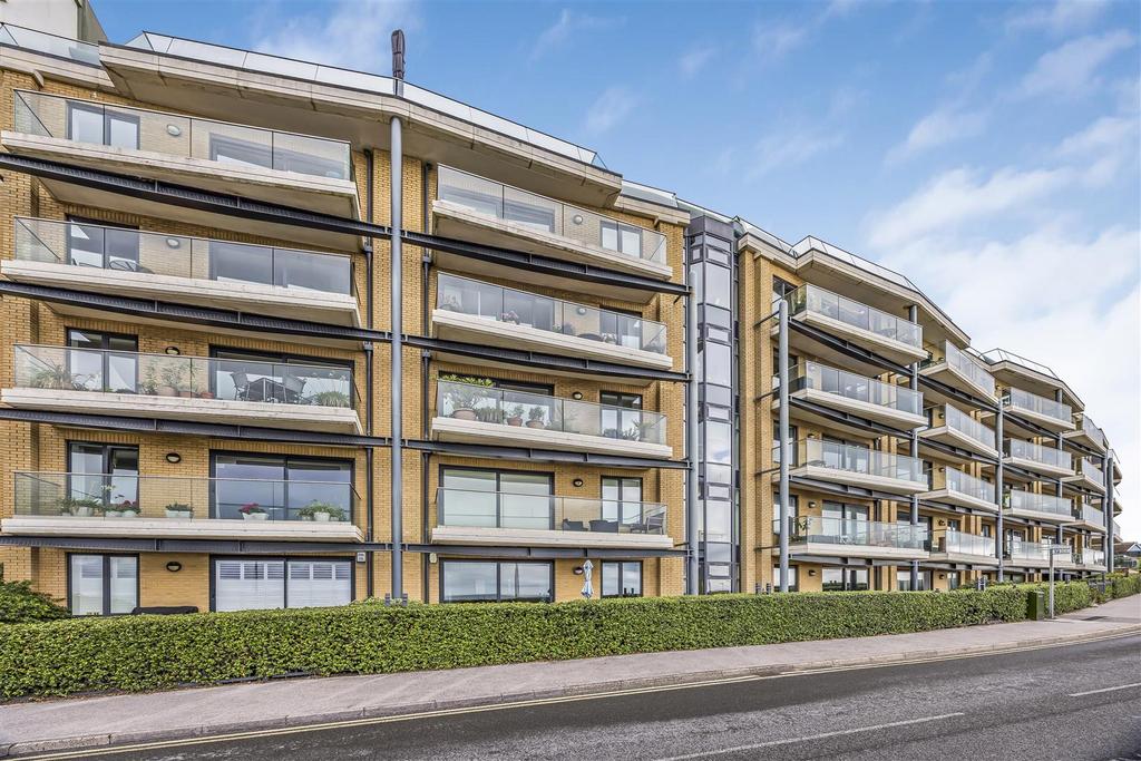 41 The Point, Marina Close, Boscombe-Portico Market