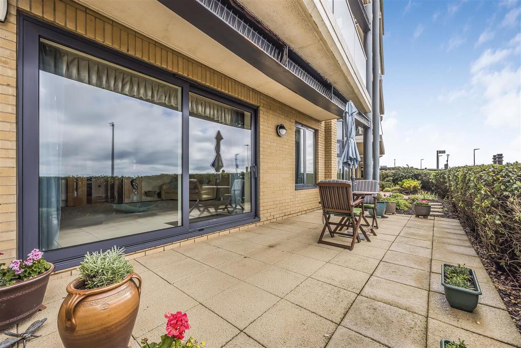 41 The Point, Marina Close, Boscombe-Portico Market