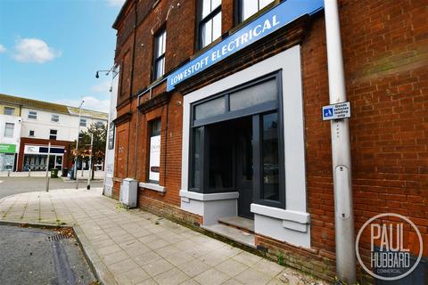 Shop to rent, Regent Road, Lowestoft, Suffolk