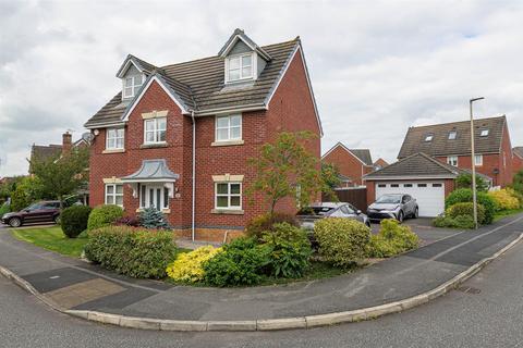 5 bedroom detached house for sale - Talbot Way, Stapeley, Nantwich