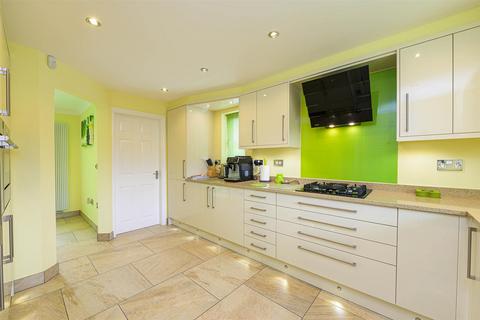 5 bedroom detached house for sale - Talbot Way, Stapeley, Nantwich