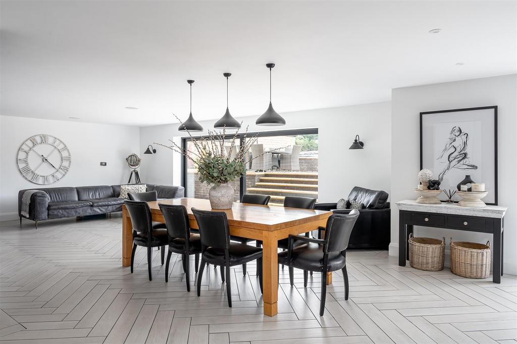 Living dining