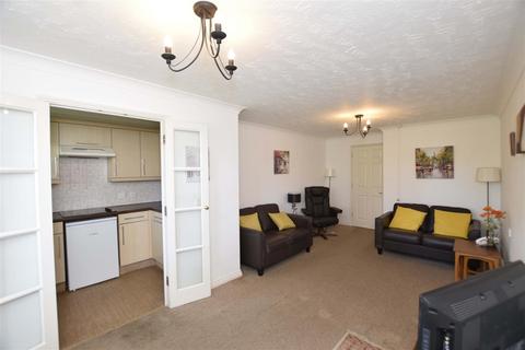 2 bedroom retirement property for sale - Padfield Court, Wembley, Middlesex
