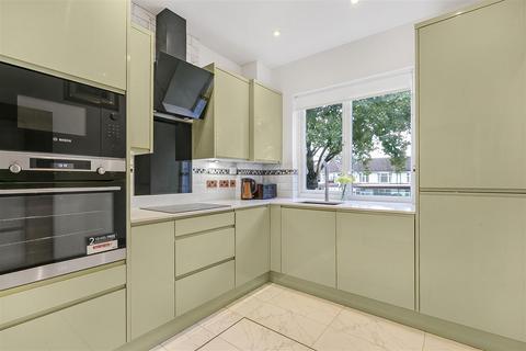 2 bedroom maisonette for sale, Village Road, Enfield