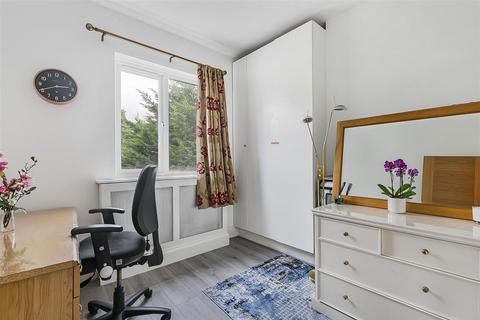 2 bedroom maisonette for sale, Village Road, Enfield