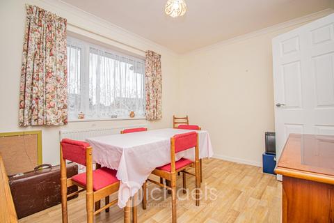 3 Heycroft Drive, Cressing, Braintree, CM77 8JN