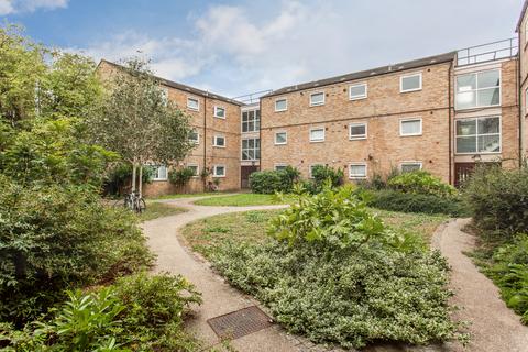 100 Patrick Connolly Gardens, London, E3 3BZ