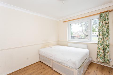 100 Patrick Connolly Gardens, London, E3 3BZ