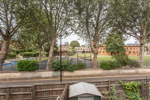 100 Patrick Connolly Gardens, London, E3 3BZ