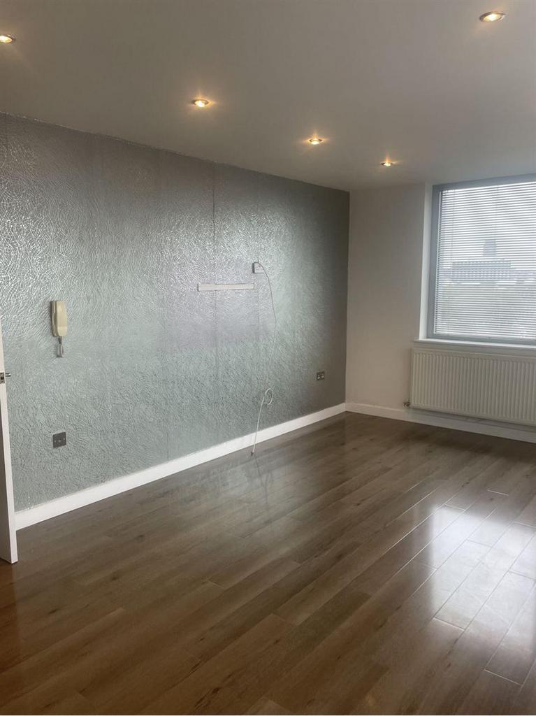 Apartment in Liverpool - View 3