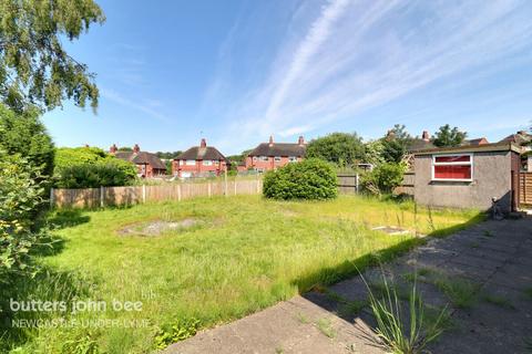 2 bedroom detached bungalow for sale - Springfield Close, Newcastle