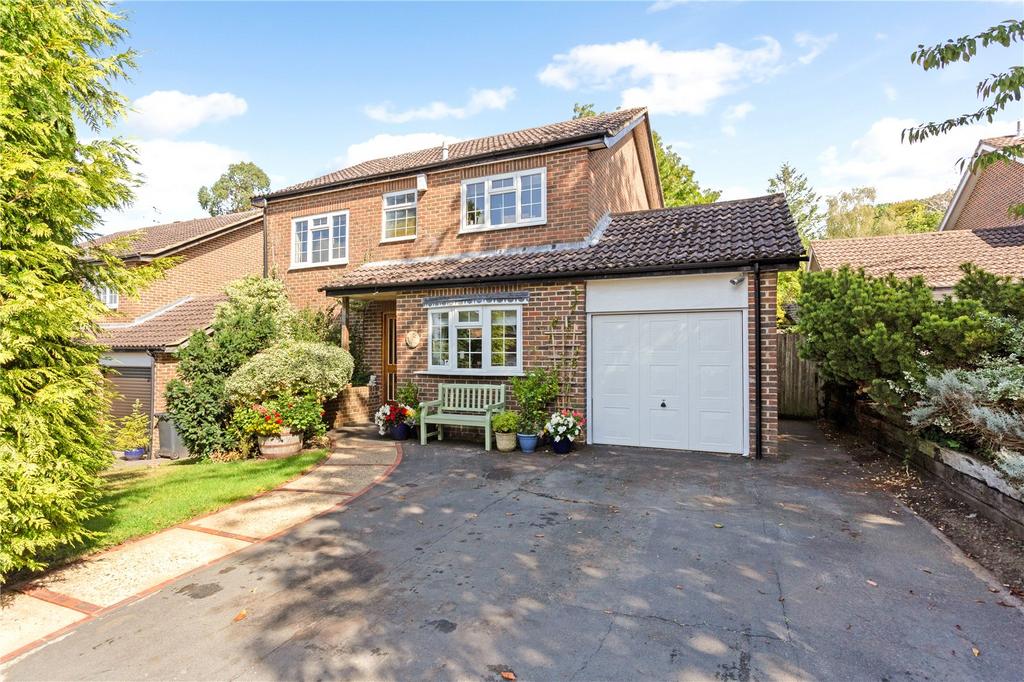 Goodwood Close, Midhurst, West... 4 bed detached house for sale £620,000