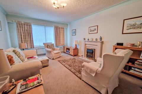 2 bedroom flat for sale - Heywood Old Road, Middleton, M24