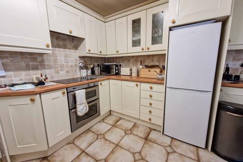 2 bedroom flat for sale - Heywood Old Road, Middleton, M24