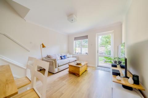 31 High Ridge, Godalming, GU7 1YE