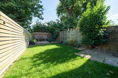 31 High Ridge, Godalming, GU7 1YE