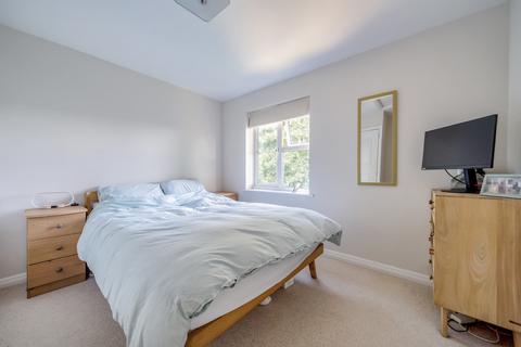 31 High Ridge, Godalming, GU7 1YE