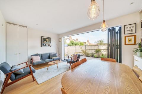 1 Alma Road, London, N10 2NG