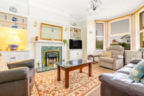 6 bedroom semi-detached house for sale, 33, Albany Road, Peel
