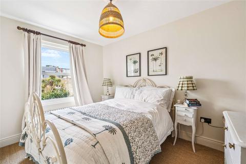 74 Ringford Road, London, SW18 1RR