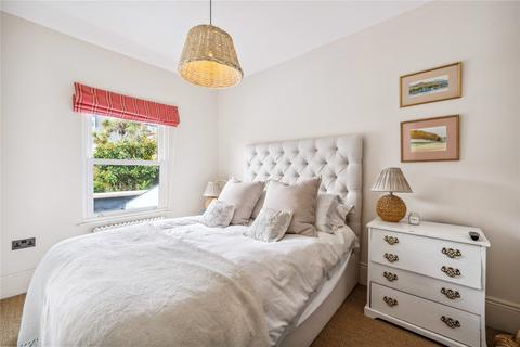 74 Ringford Road, London, SW18 1RR