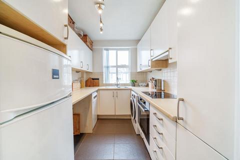 11, Beaumont Court Sutton Lane North, Chiswick, London, W4 4LE