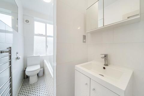 11, Beaumont Court Sutton Lane North, Chiswick, London, W4 4LE