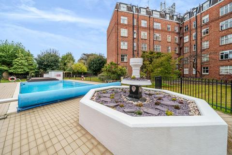 11, Beaumont Court Sutton Lane North, Chiswick, London, W4 4LE