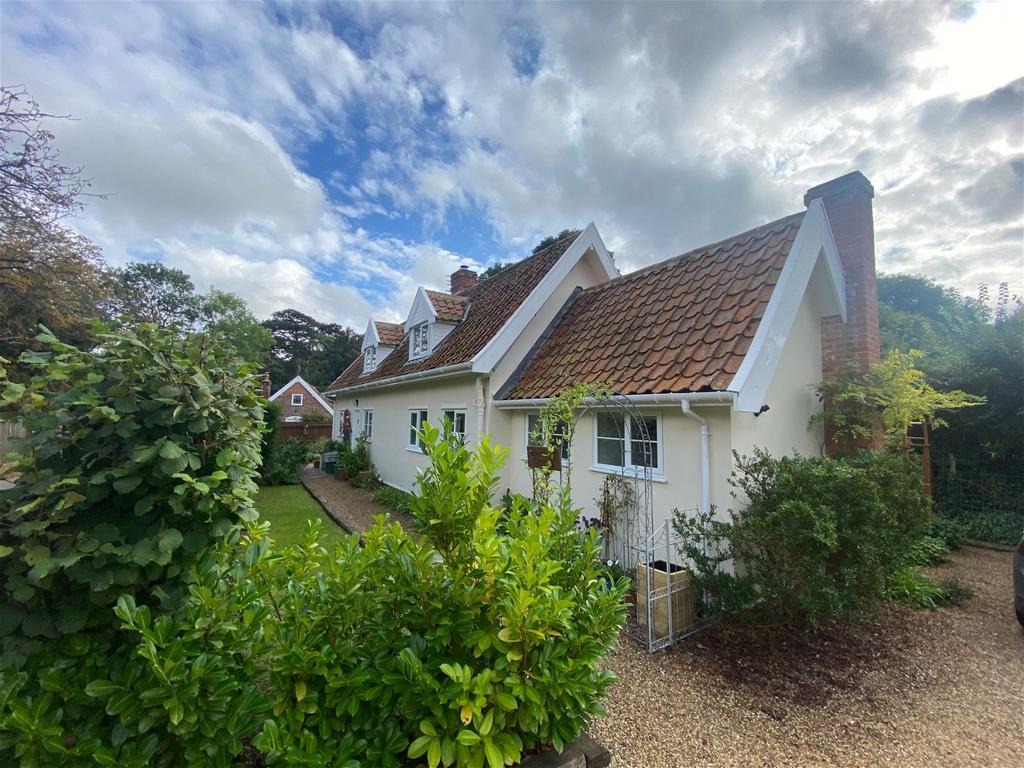 Grundisburgh, Near Woodbridge, Suffolk 2 bed cottage for sale £475,000